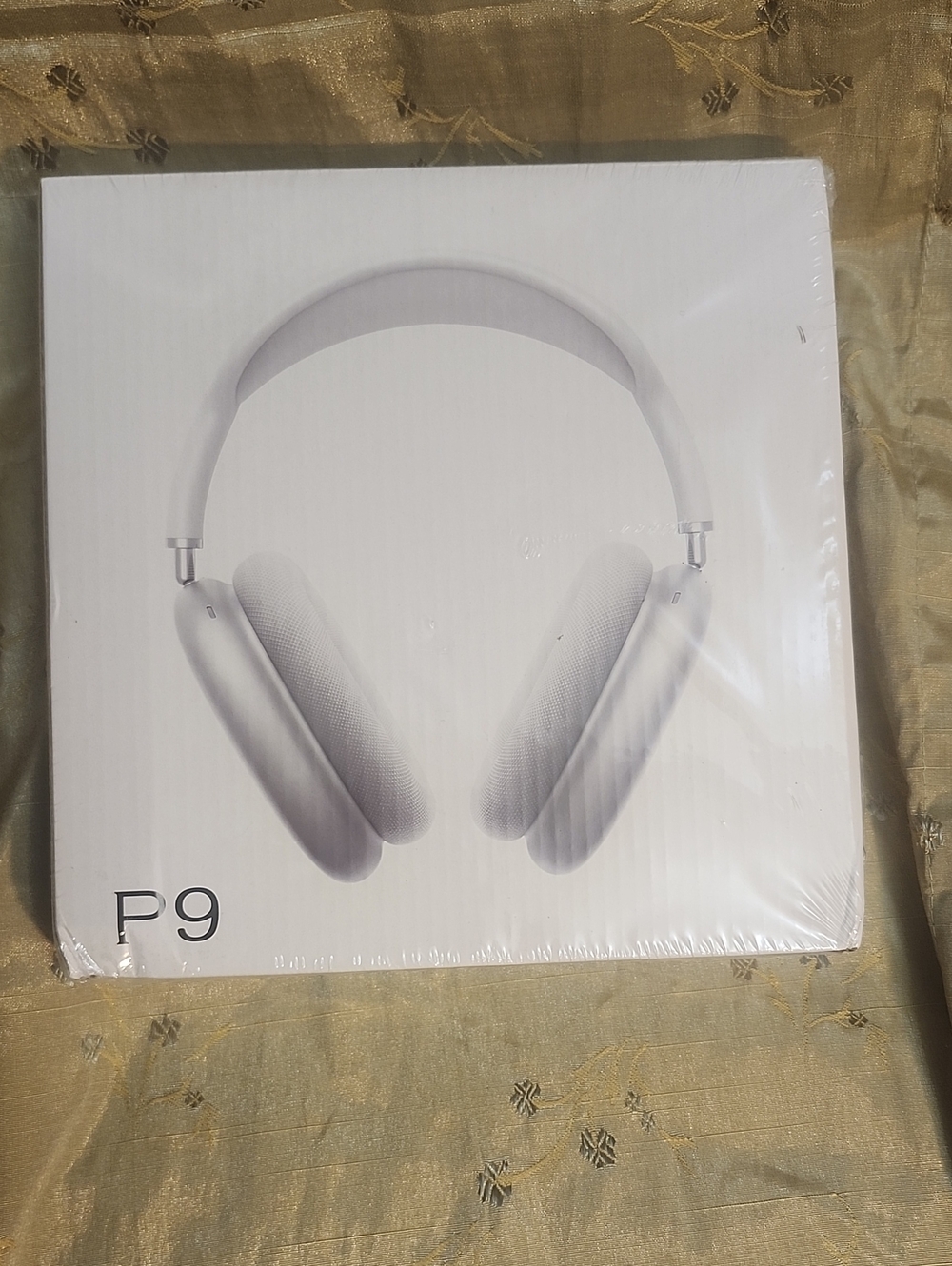 P9 Wireless Over-Ear Headphones - White